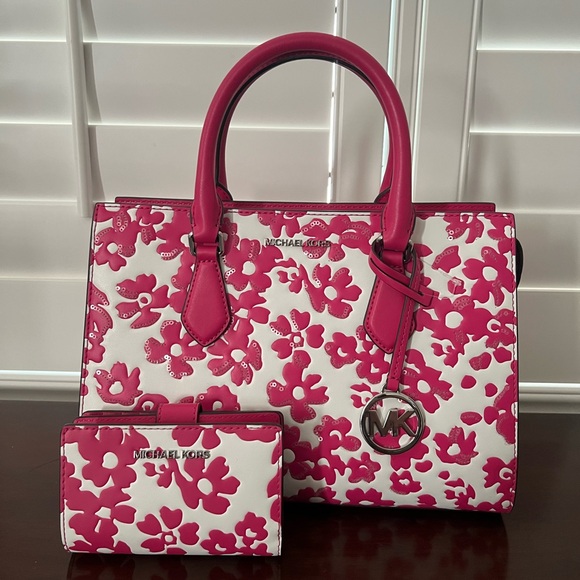 Michael Kors Set! Sheila MediumFloral Satchel & Wallet in Dragonfruit Hot Pink - Picture 1 of 12